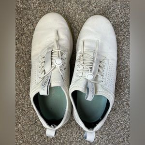 White Clove Nursing Shoes